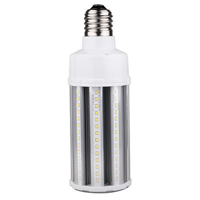 La lampadina LED del cereale 7020LM si accende